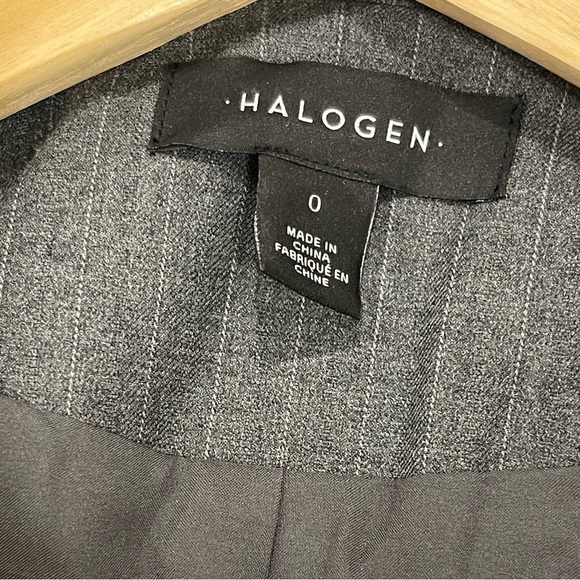 HALOGEN (NORDSTROM) charcoal grey pin-stripe blazer, jacket, single button. 0 - Picture 7 of 8